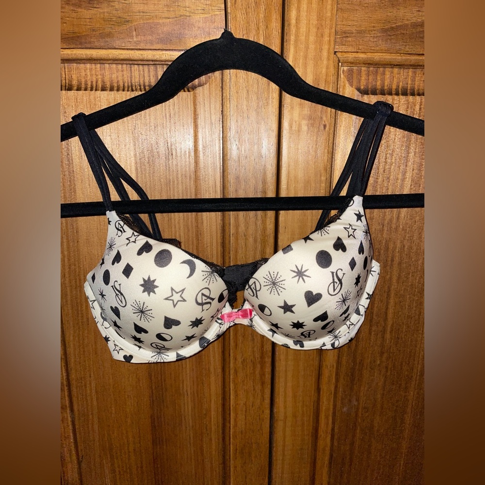 NWT Victoria’s Secret Push-up. Black and white print.